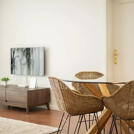 Апартаменты Cozy Sea View Near & Airport Понта-Делгада