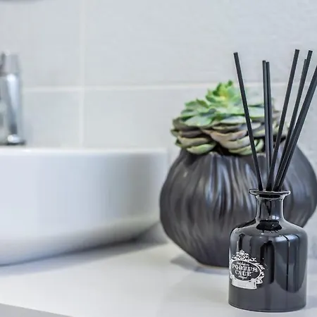 Апартаменты Cozy Sea View Near & Airport